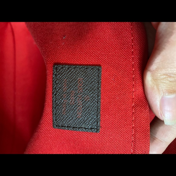 Authentic Louis Vuitton Belem MM - Picture 4 of 13